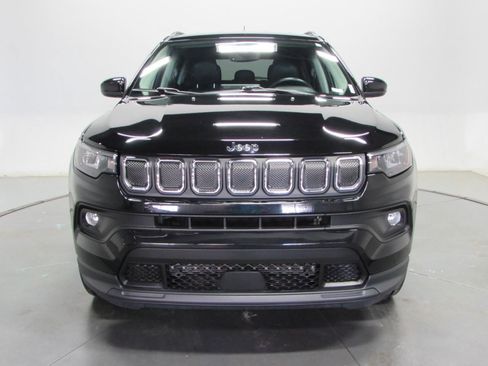 Used 2022 Jeep Compass Latitude AWD/4WD image 2