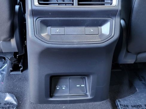 New 2025 Volkswagen Atlas Cross Sport SEL Premium R-Line AWD/4WD image 19