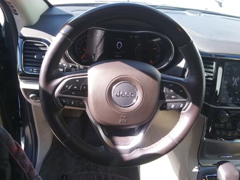 Used 2020 Jeep Grand Cherokee Overland image 16