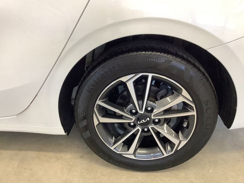 Certified 2023 Kia Forte LXS image 18