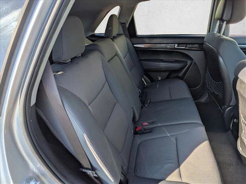 Used 2013 Kia Sorento LX FWD image 19