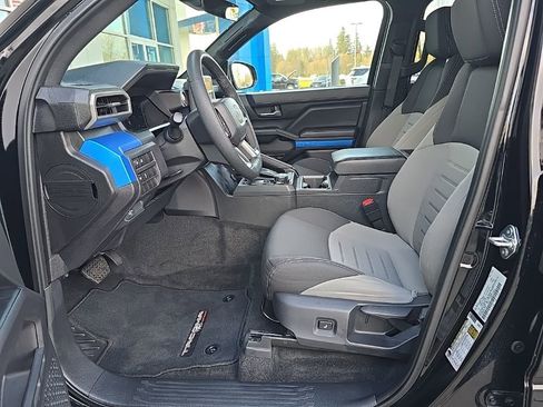 Used 2025 Toyota Tacoma TRD Off-Road image 20