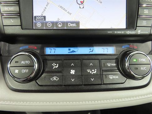 Used 2018 Toyota RAV4 XLE AWD/4WD image 28