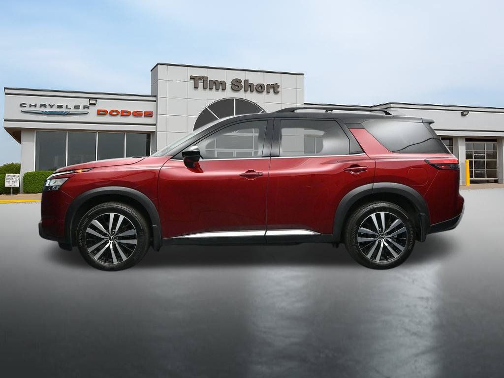 Used 2024 Nissan Pathfinder Platinum AWD/4WD image 2