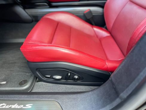 Used 2021 Porsche Taycan Turbo S image 22