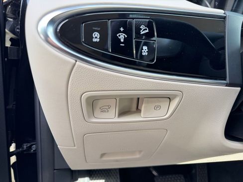 Used 2023 Genesis GV70 2.5T image 16