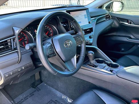 Used 2022 Toyota Camry XSE image 17