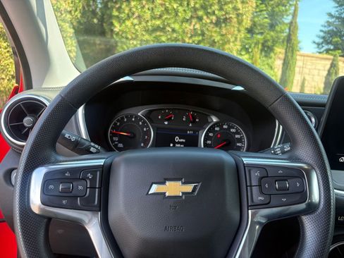 Used 2025 Chevrolet Blazer LT FWD image 30