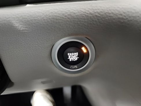 Used 2017 Chrysler Pacifica Limited w/ UConnect Theater Package image 36