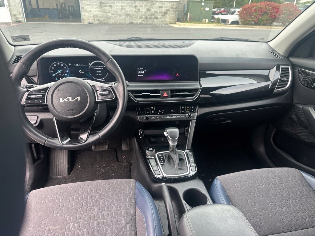 Used 2024 Kia Seltos S AWD/4WD image 16