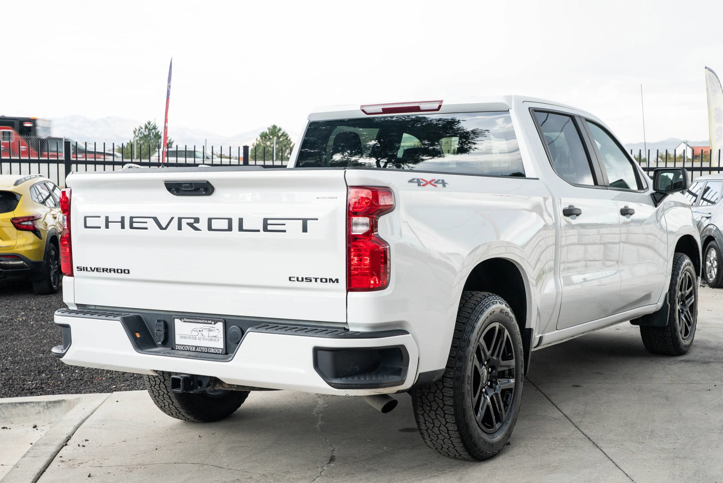 Used 2024 Chevrolet Silverado 1500 Custom w/ LPO, Dark Essentials Package AWD/4WD image 9