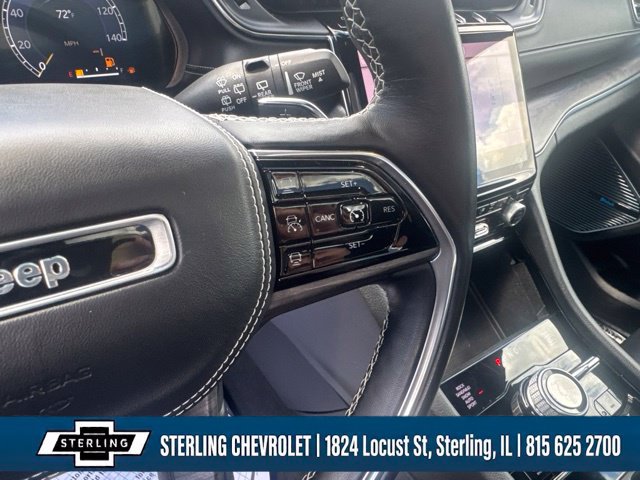 Used 2022 Jeep Grand Cherokee Overland w/ Luxury Tech Group IV AWD/4WD image 28