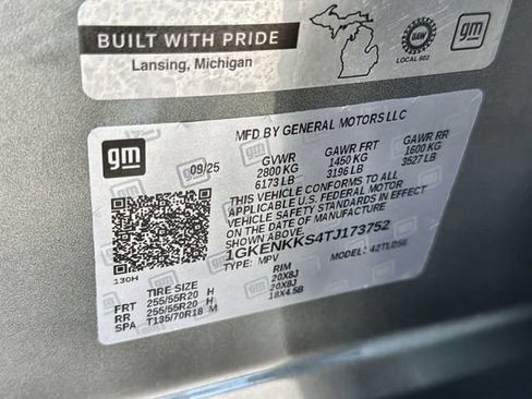 Certified 2026 GMC Acadia Elevation w/ Elevation Premium Package FWD image 33