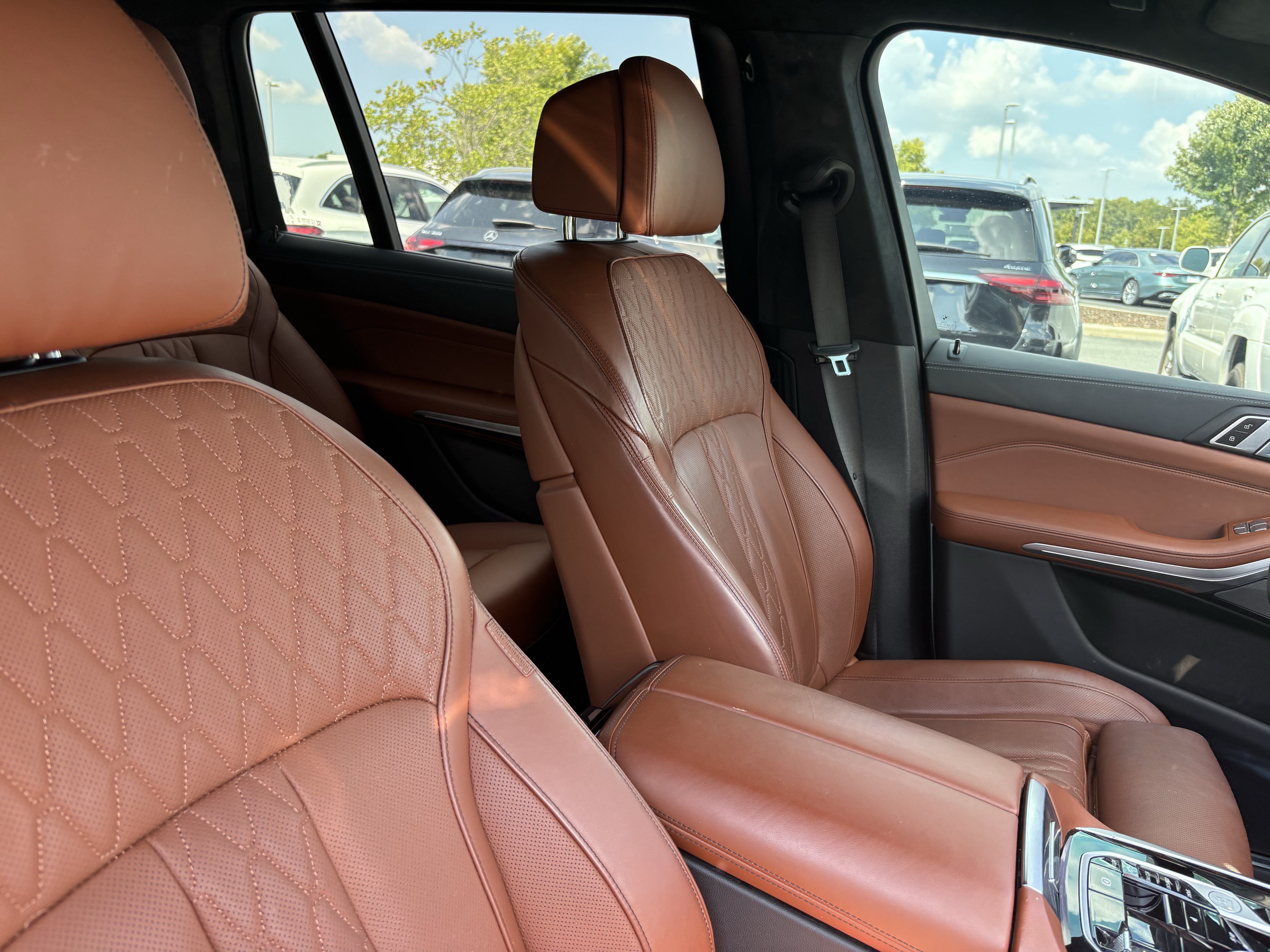 Certified 2024 BMW X7 xDrive40i w/ M Sport Package AWD/4WD image 33