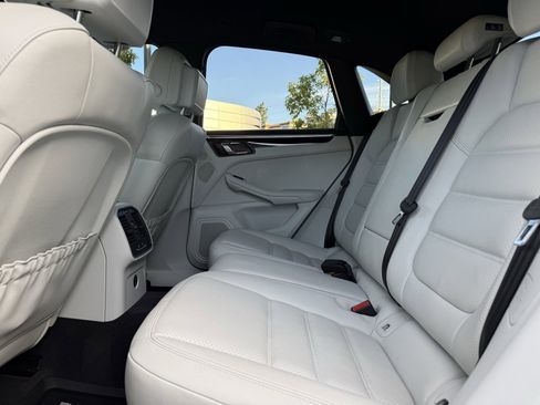 Certified 2023 Porsche Macan Turbo image 30