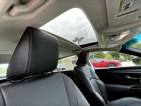 Used 2023 Lexus ES 350 image 13