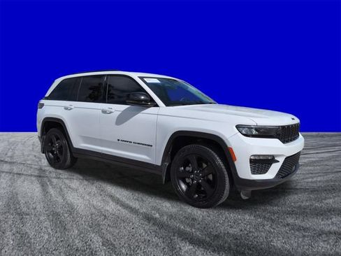 Used 2023 Jeep Grand Cherokee Limited w/ Black Appearance Package AWD/4WD image 2