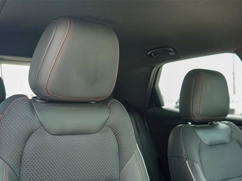 Used 2021 Chevrolet TrailBlazer RS w/ Technology Package FWD image 30