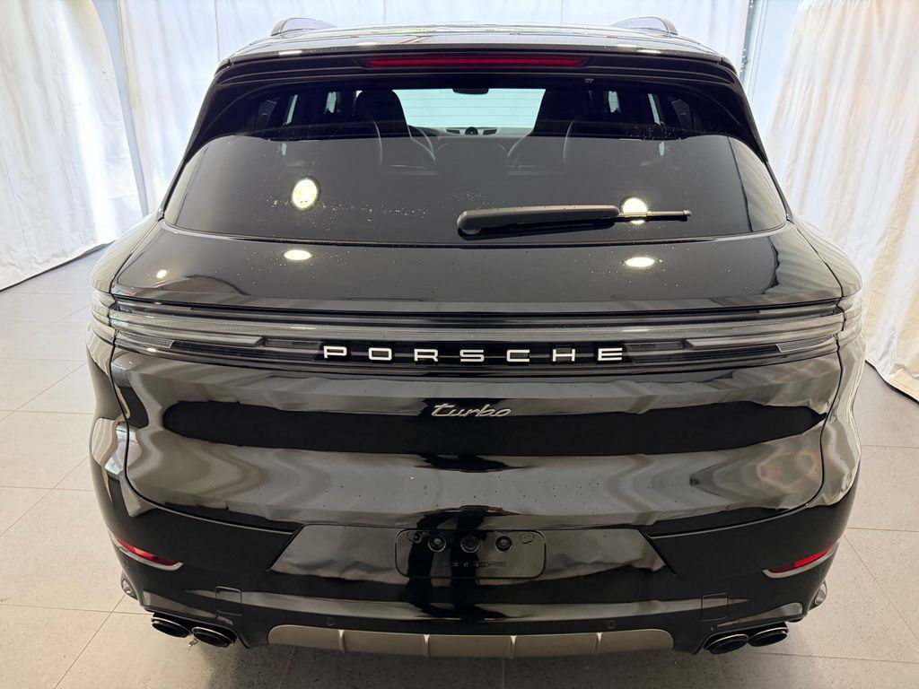 Certified 2025 Porsche Cayenne Turbo AWD/4WD image 8