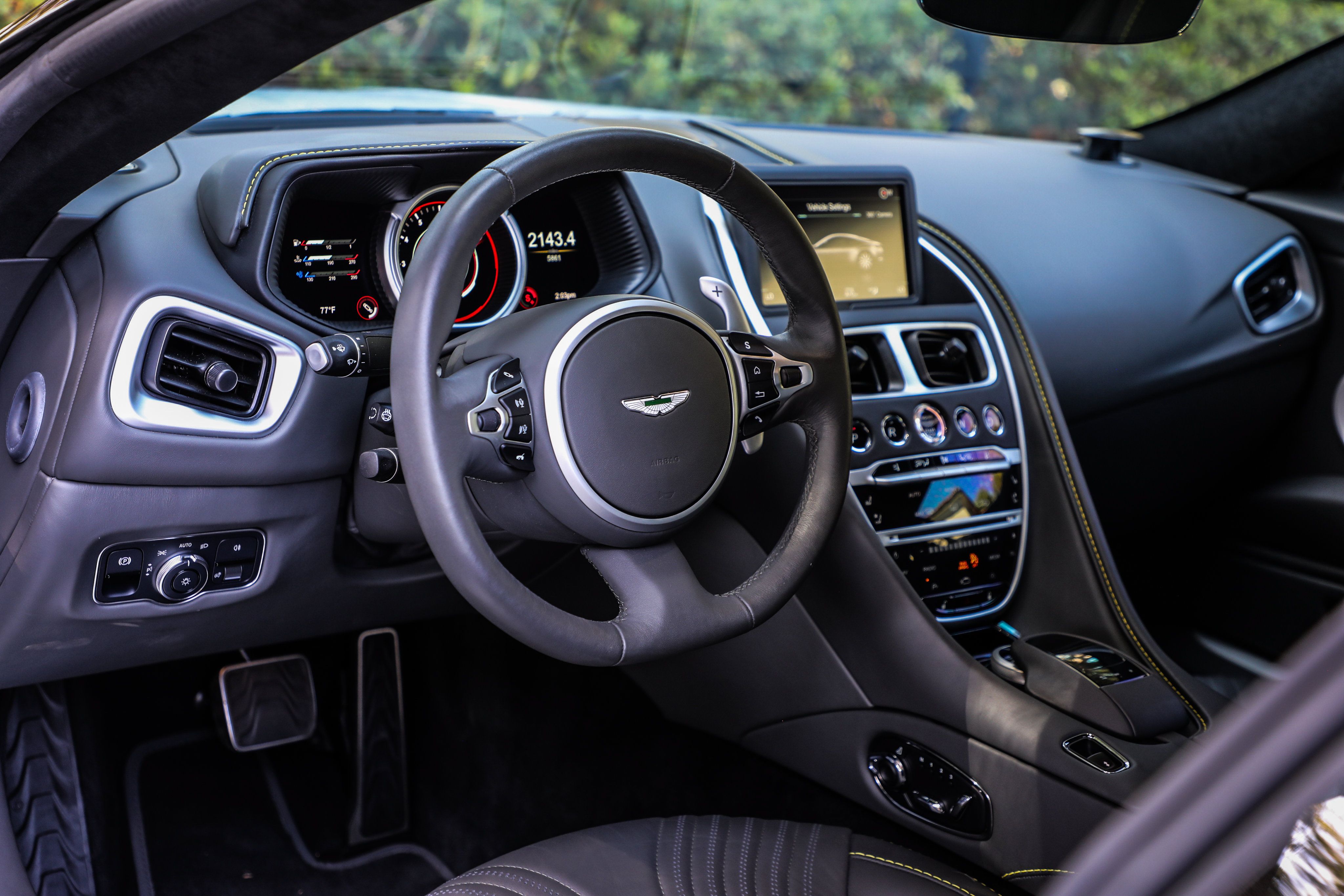 Used 2022 Aston Martin DB11 Coupe RWD image 14