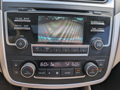 Used 2016 Nissan Altima 2.5 SL w/ Moonroof Package image 28