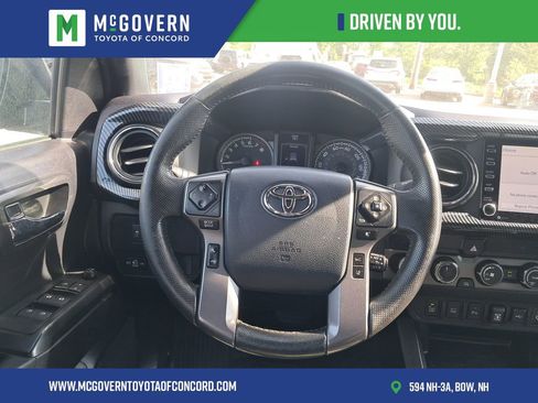 Used 2020 Toyota Tacoma TRD Off-Road w/ Technology Package AWD/4WD image 18