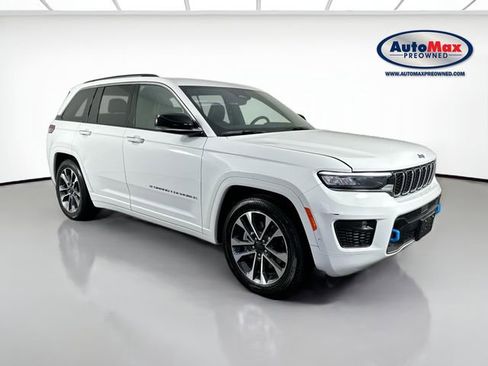 Used 2023 Jeep Grand Cherokee Overland image 1