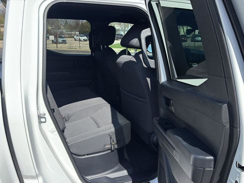 Used 2024 Toyota Tacoma SR5 AWD/4WD image 16