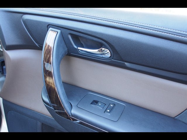 Used 2015 GMC Acadia SLT w/ Technology Package FWD image 11