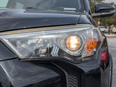 Used 2016 Toyota 4Runner SR5 Premium image 28