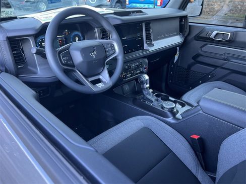 New 2025 Ford Bronco 2-Door image 2