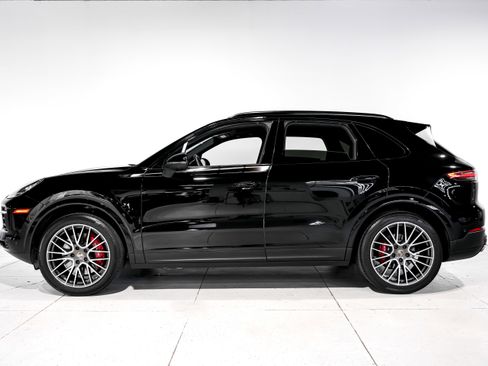 Used 2022 Porsche Cayenne S image 7