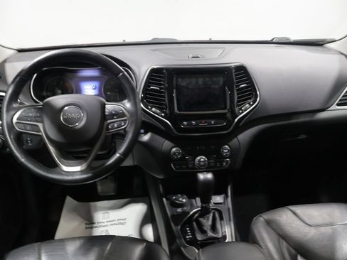 Used 2019 Jeep Cherokee Limited w/ Technology Group AWD/4WD image 17