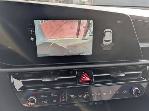 Used 2025 Kia Niro Wind FWD image 13