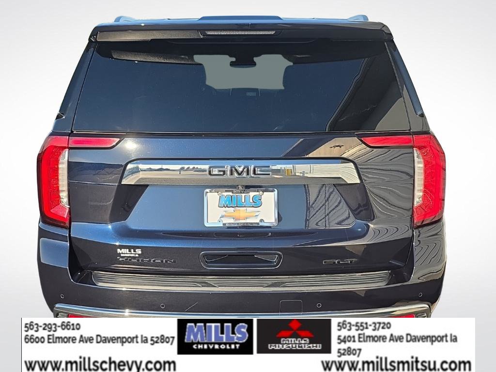 Used 2023 GMC Yukon XL SLT w/ SLT Premium Package AWD/4WD image 4