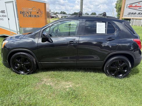 Used 2016 Chevrolet Trax LTZ w/ Midnight Edition FWD image 11