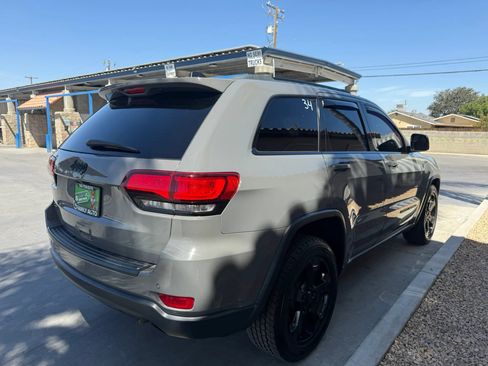 Used 2019 Jeep Grand Cherokee Laredo AWD/4WD image 4
