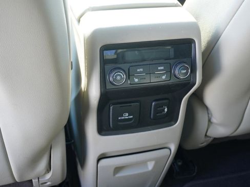 Used 2018 GMC Acadia Denali w/ Technology Package AWD/4WD image 22