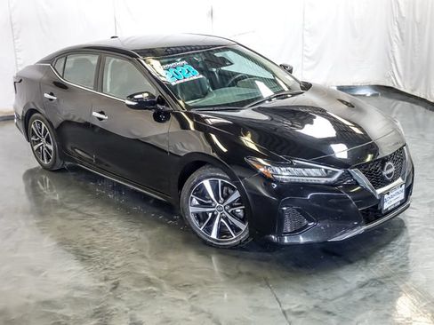 Used 2023 Nissan Maxima SV w/ Floor Mat Group FWD image 6