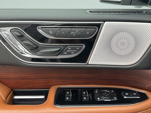 Used 2020 Lincoln Navigator Reserve w/ Luxury Package AWD/4WD image 23