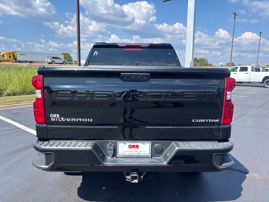 Used 2023 Chevrolet Silverado 1500 Custom AWD/4WD image 5