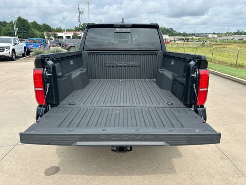Used 2025 Toyota Tacoma TRD Sport w/ TRD Sport Upgrade Package RWD image 22