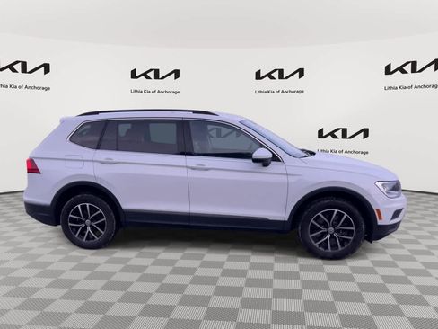 Used 2021 Volkswagen Tiguan SE image 9