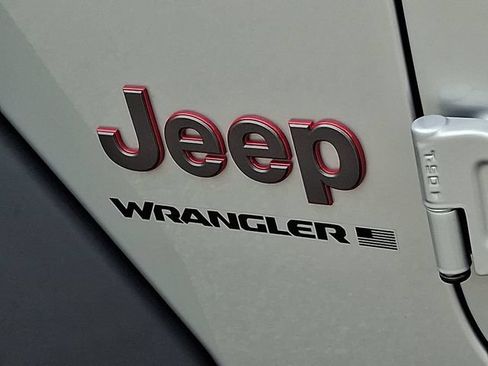 Used 2024 Jeep Wrangler Unlimited Rubicon w/ Safety Group AWD/4WD image 31