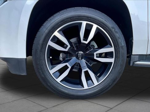Used 2017 GMC Yukon SLT w/ HD Trailering Package RWD image 12