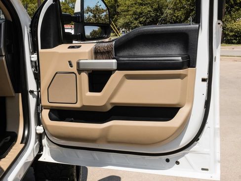 Used 2019 Ford F250 Lariat w/ Lariat Ultimate Package AWD/4WD image 48