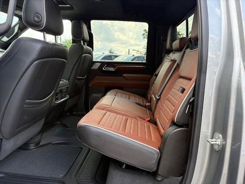 Used 2024 GMC Sierra 2500 Denali Ultimate AWD/4WD image 19