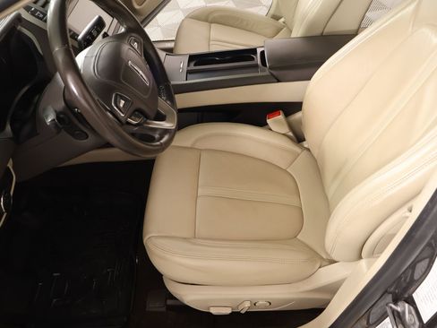 Used 2019 Lincoln MKZ Reserve w/ Reserve Plus Package image 11