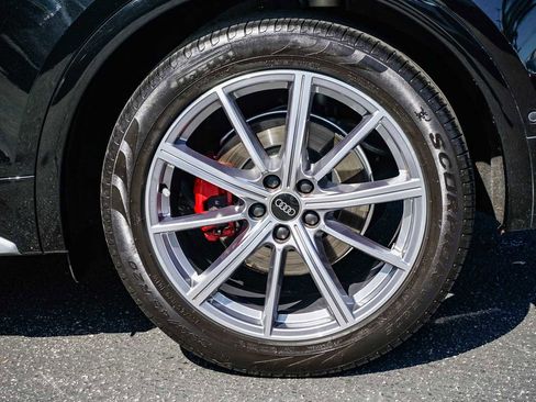 Used 2023 Audi SQ5 Prestige w/ Prestige Package image 6