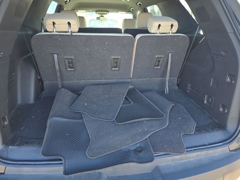 Used 2022 Chevrolet Traverse LS image 18
